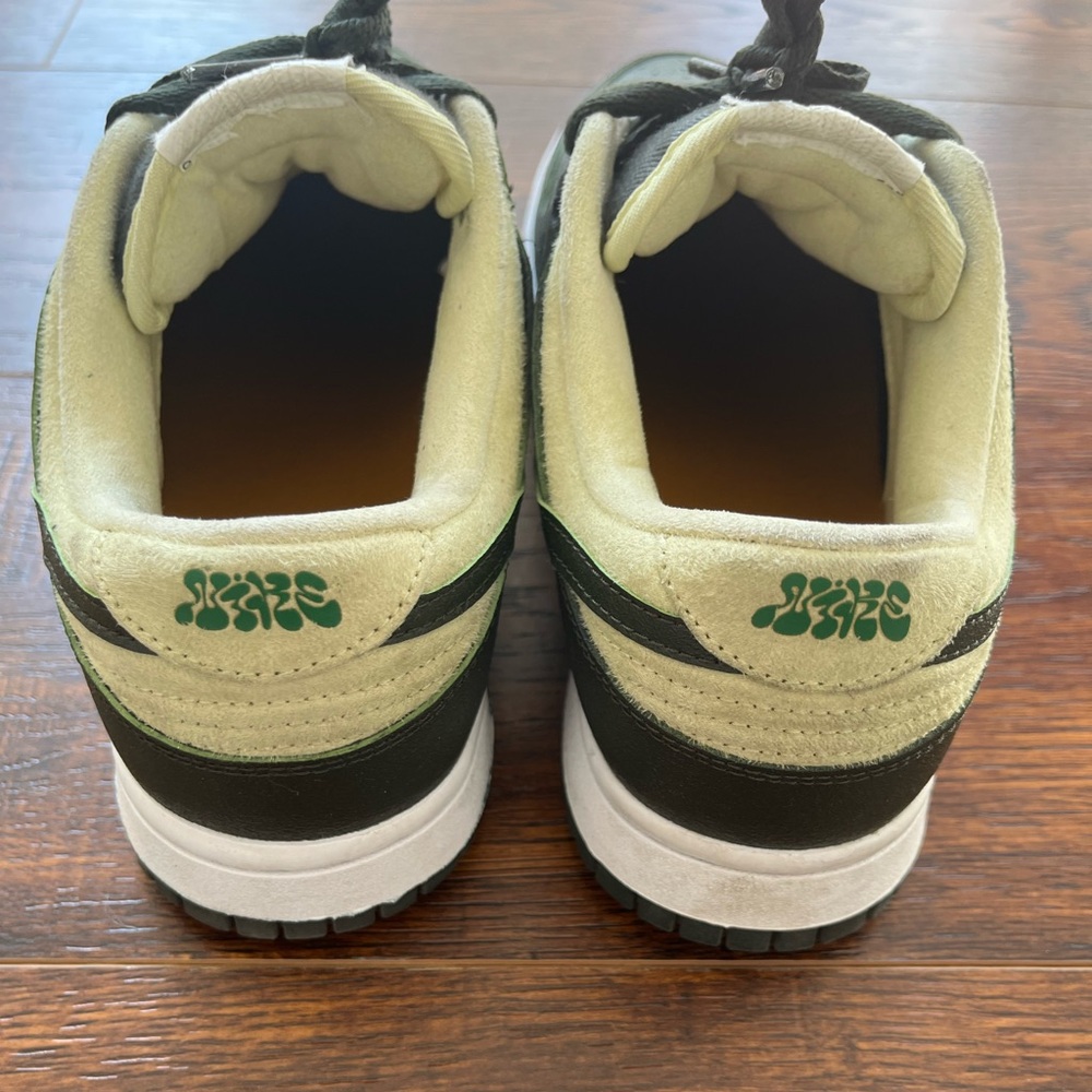 Nike Dunk Low Avocado - Picture 3 of 5